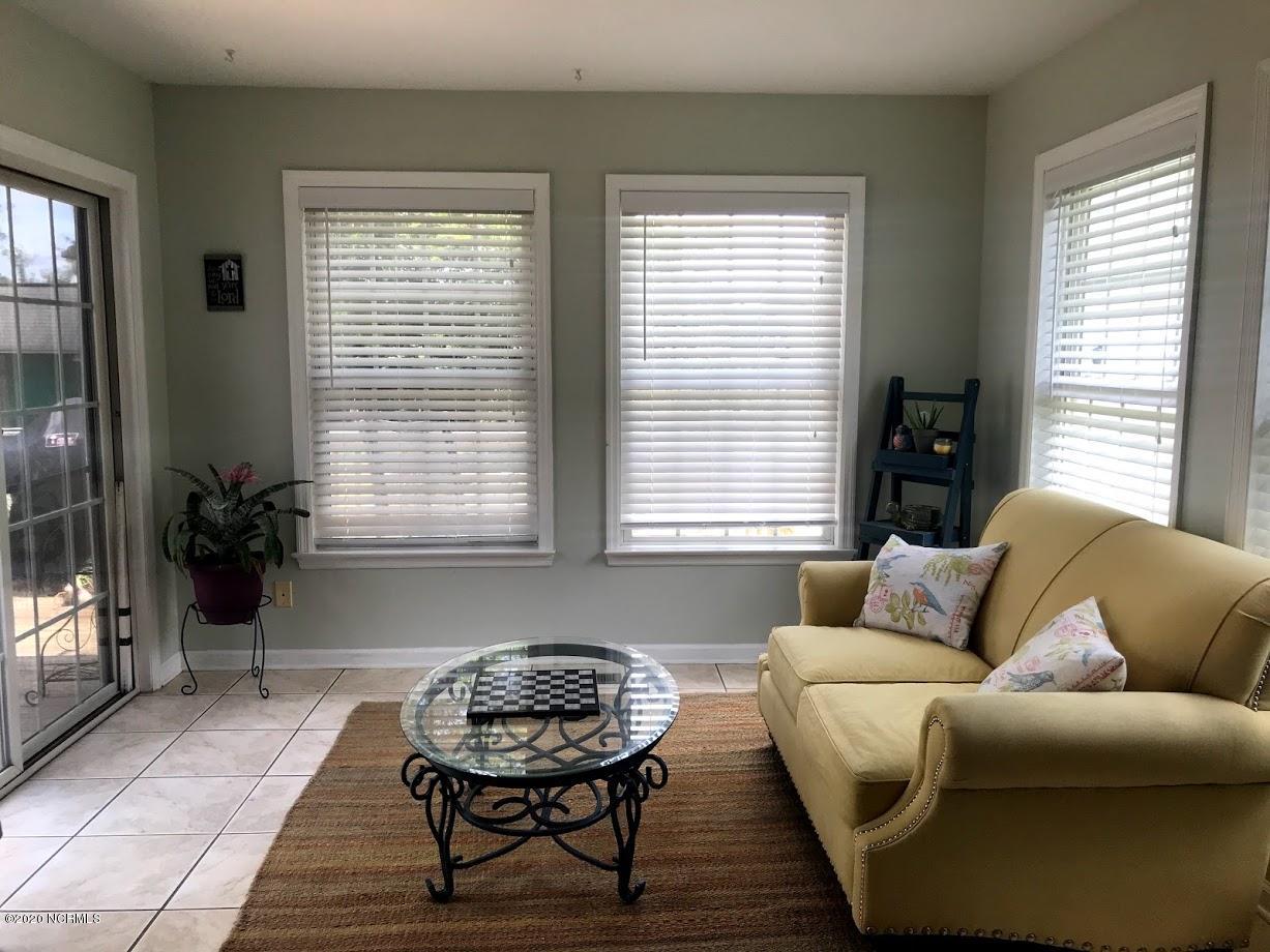 216 Stony Branch Road New Bern, NC 28562 - Photo 10 of 24 sunroom