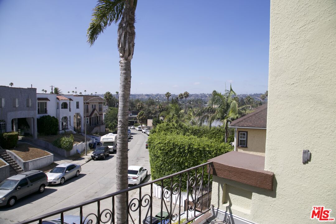 2331 Lucerne Avenue Los Angeles, CA 90016 - Photo 2 of 2 a view of a balcony and chairs