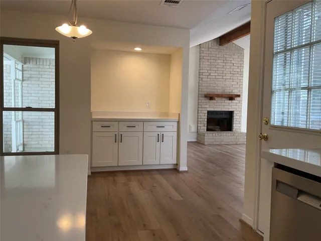 $2,100 | 28 East Lance Leaf Road, The Woodlands, TX 77381