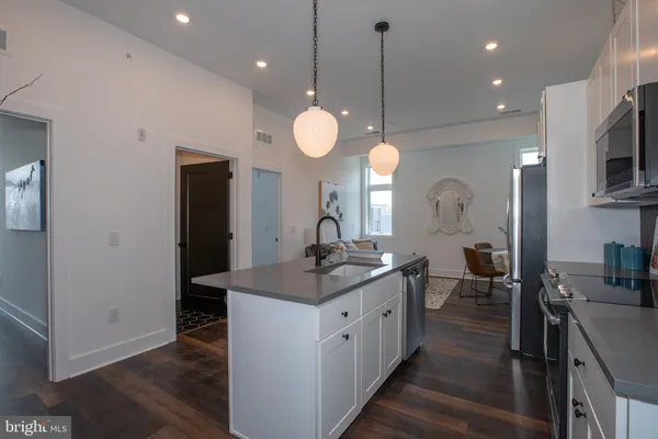 $1,955 | 2940 West Thompson Street, Unit 307, Philadelphia, PA 19121