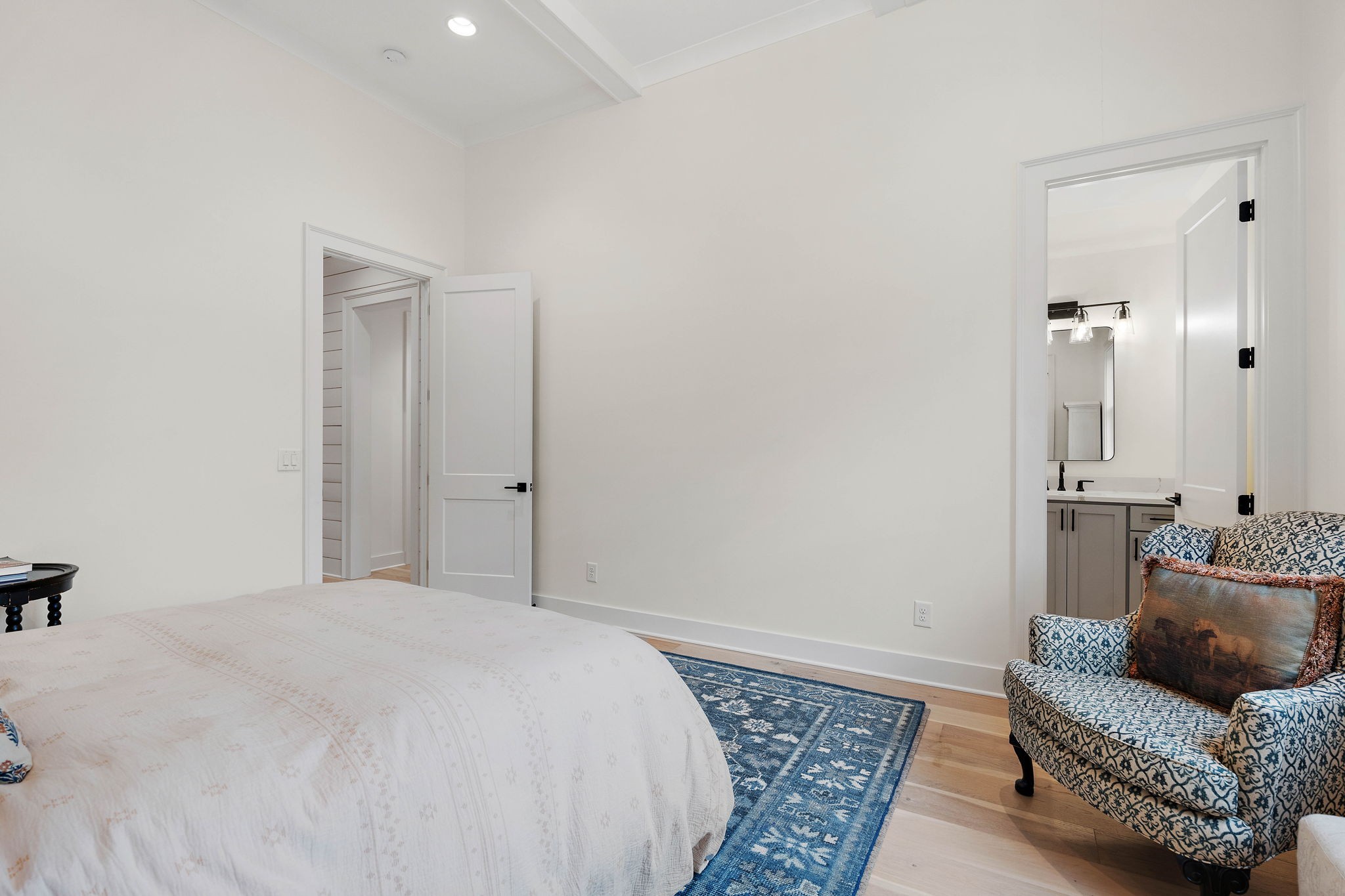 4340 Sneed Road Nashville, TN 37215 - Photo 29 of 49 a bedroom with a couch and a couch