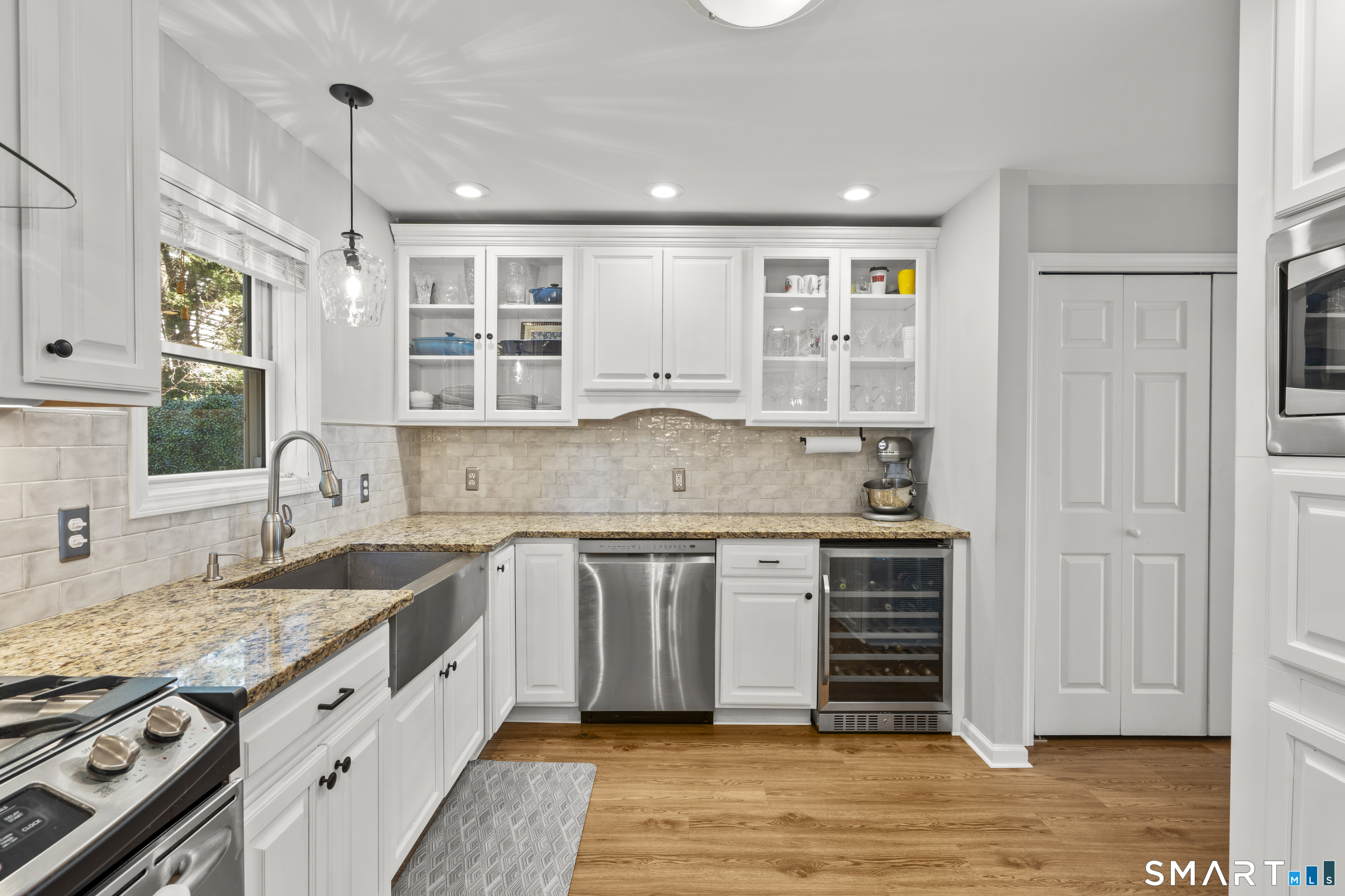 42 Highland Road, Unit 6 Stamford, CT 06902 - Photo 3 of 40
