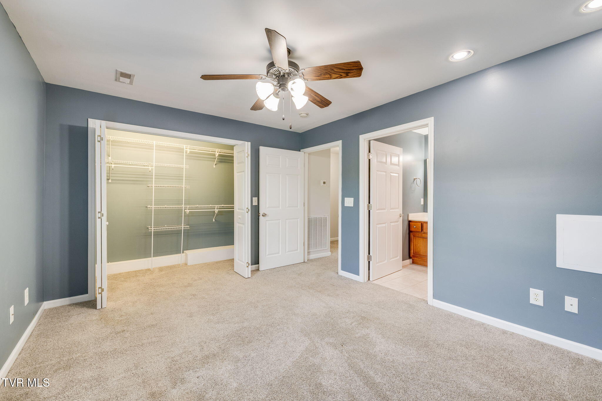 1709 Cherokee Road, Unit 304 Johnson City, TN 37604 - Photo 16 of 32 014