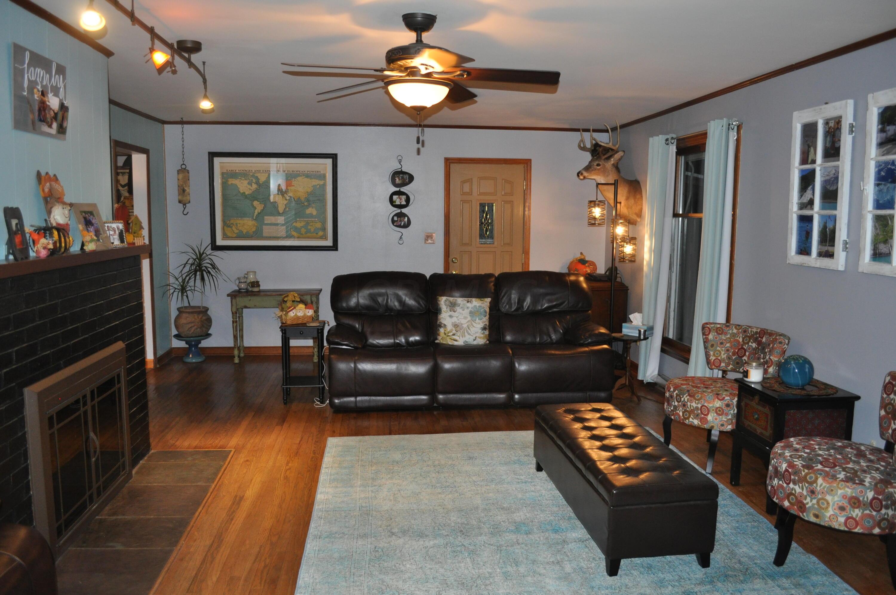 6829 Lambert Road Orient, OH 43146 - Photo 12 of 36 Living Room