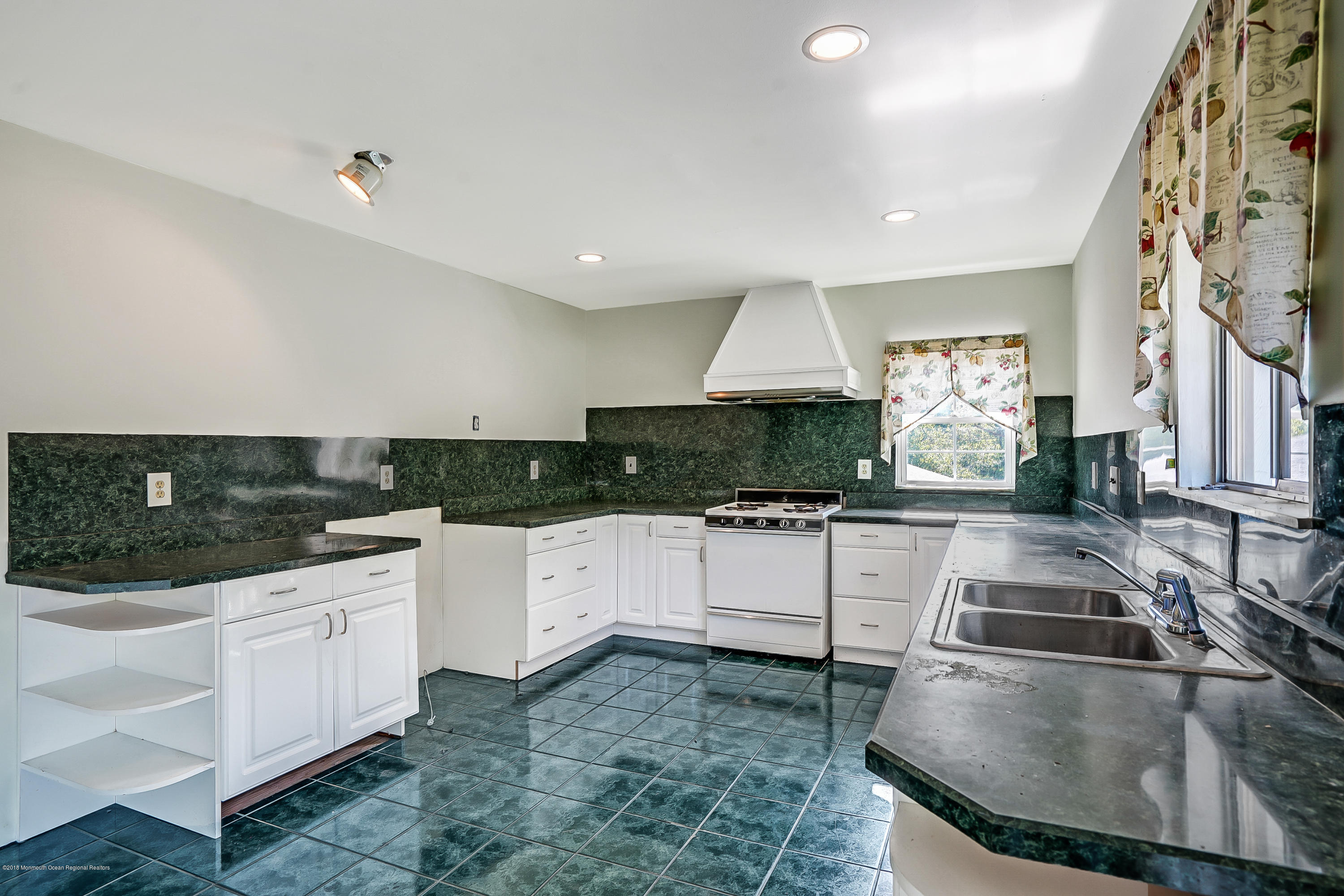 367 Ely Harmony Road Freehold, NJ 07728 - Photo 6 of 23 18