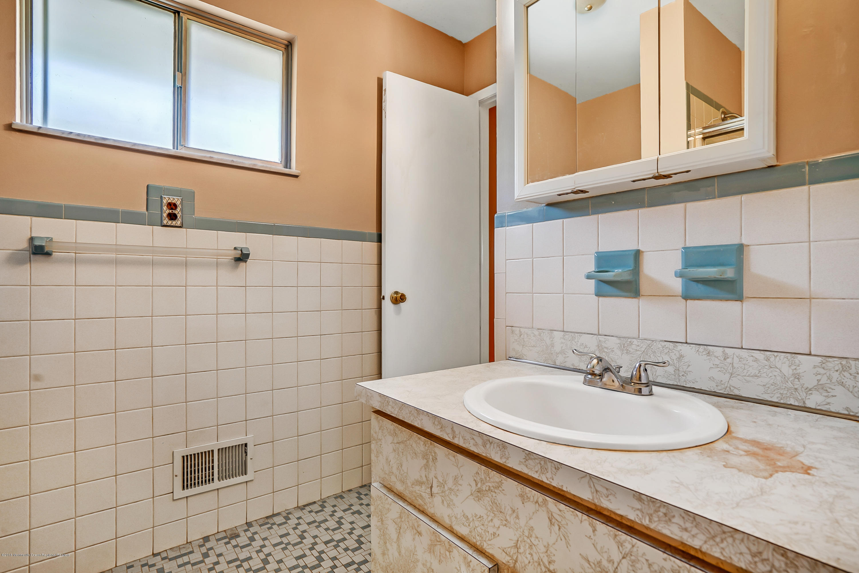 367 Ely Harmony Road Freehold, NJ 07728 - Photo 10 of 23 12