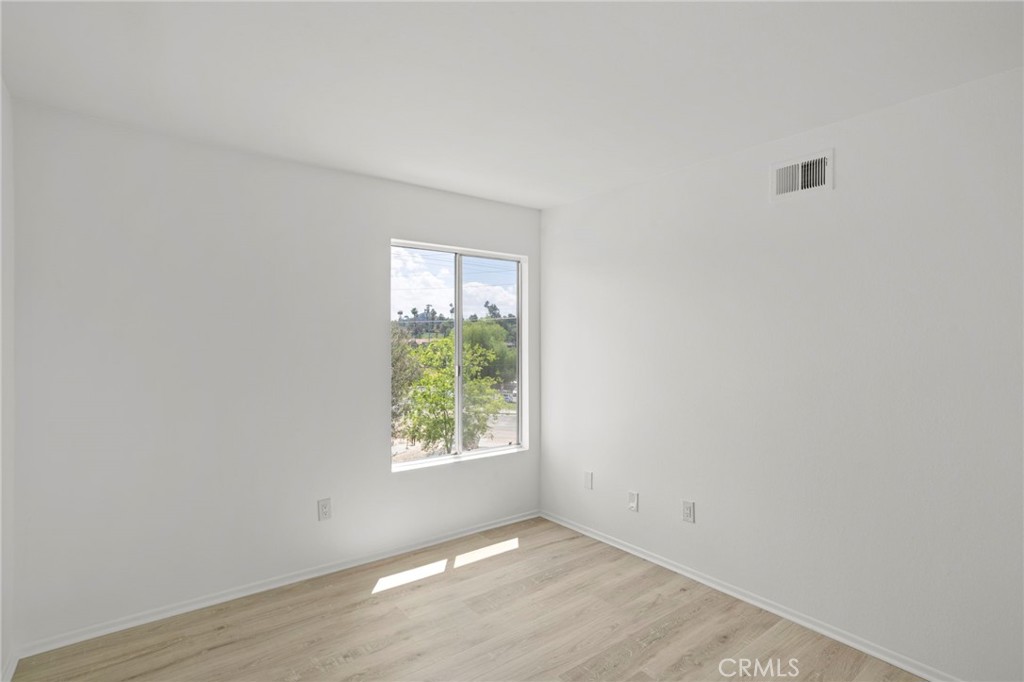 4719 Knickerbocker Lane Riverside, CA 92501 - Photo 5 of 21