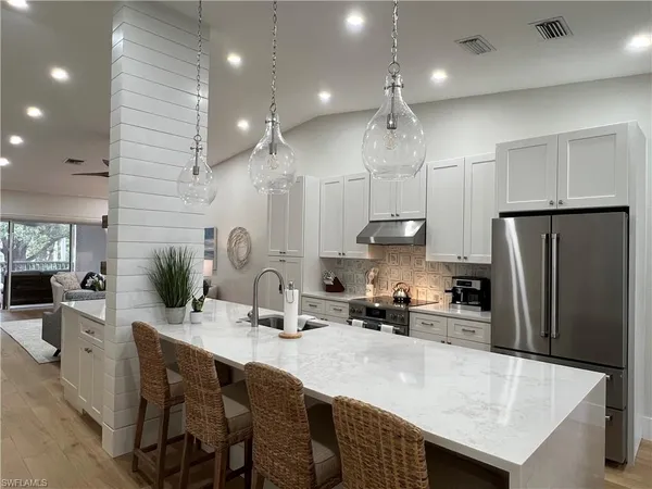 $6,500 | 7087 Barrington Circle, Unit 201, Naples, FL 34108