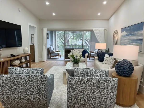 $6,500 | 7087 Barrington Circle, Unit 201, Naples, FL 34108