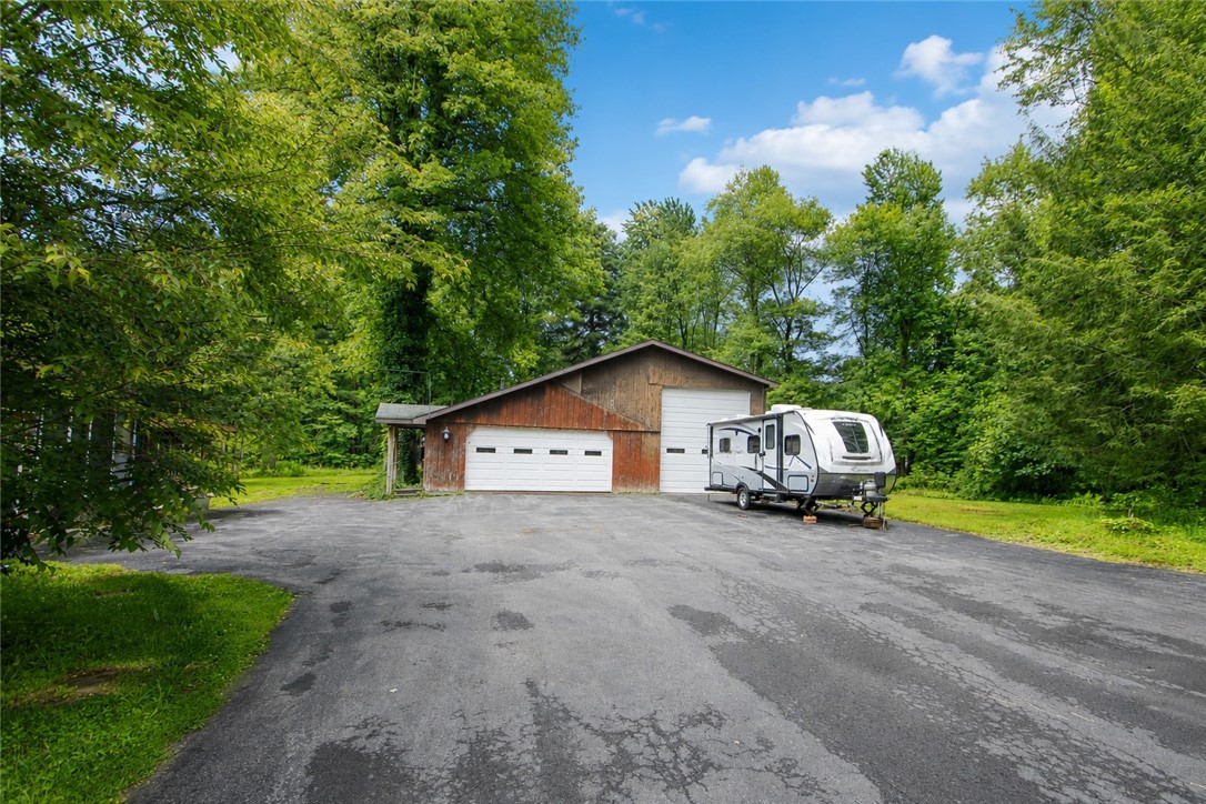 2537 Edwards Road Waterloo, NY 13165 - Photo 2 of 39