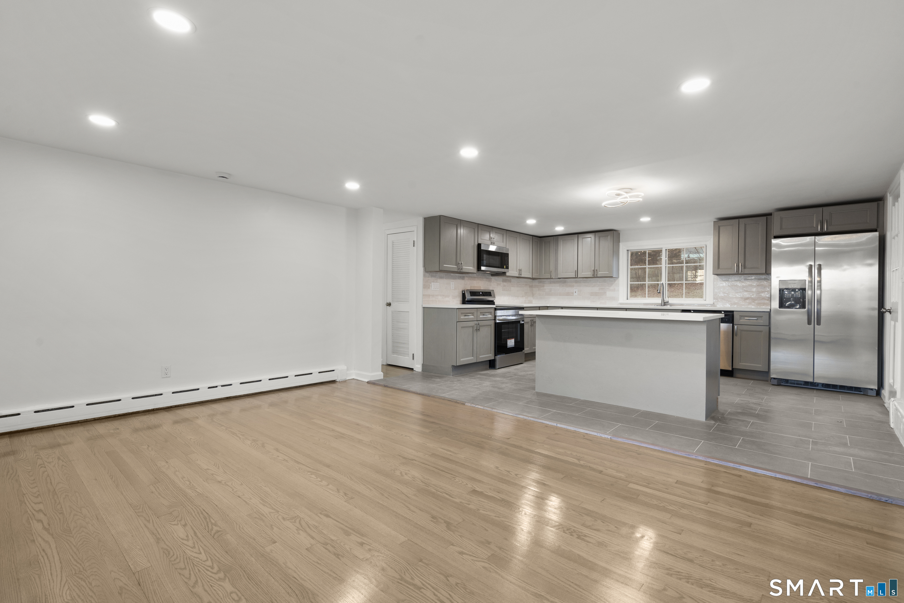 311 Colonial Street Watertown, CT 06779 - Photo 15 of 37