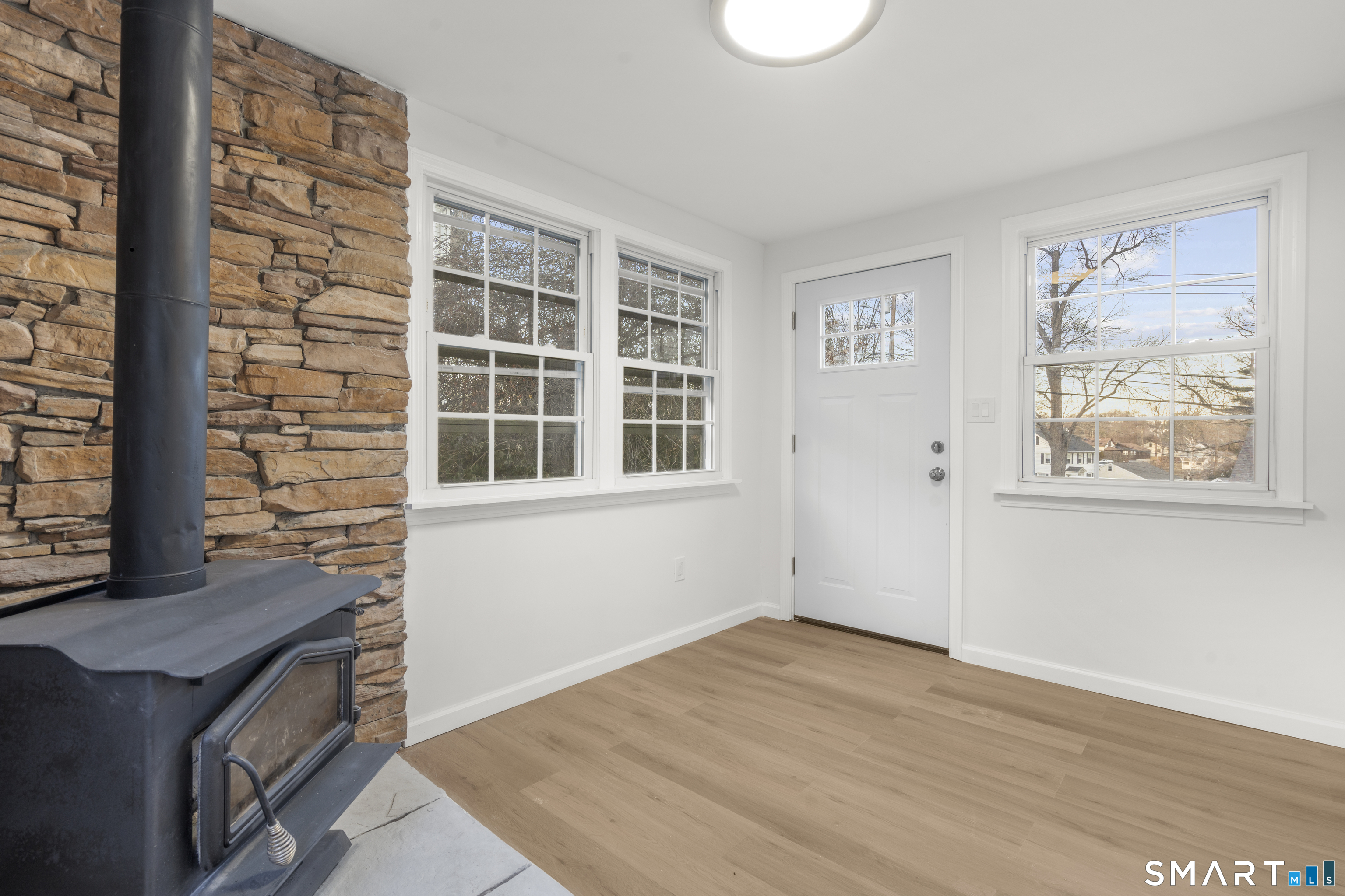 311 Colonial Street Watertown, CT 06779 - Photo 20 of 37