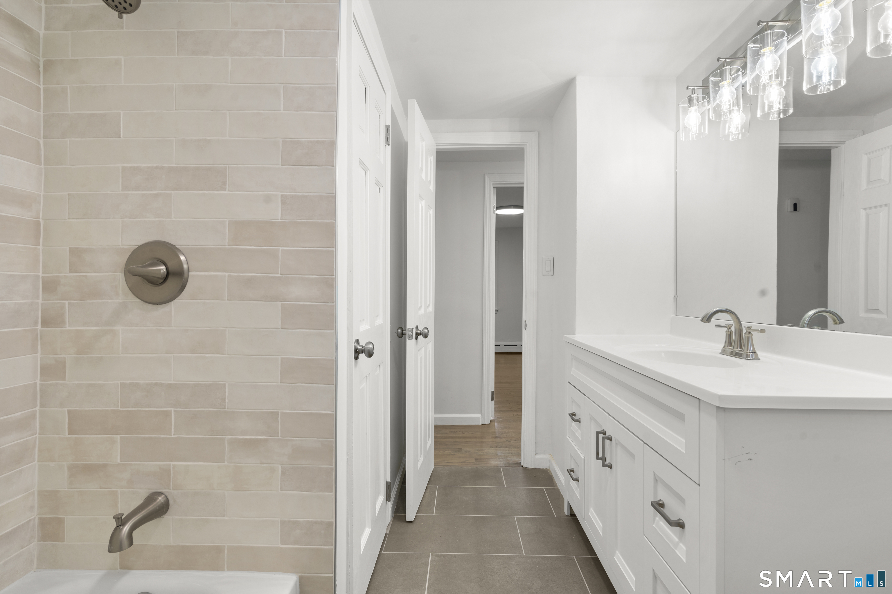 311 Colonial Street Watertown, CT 06779 - Photo 23 of 37