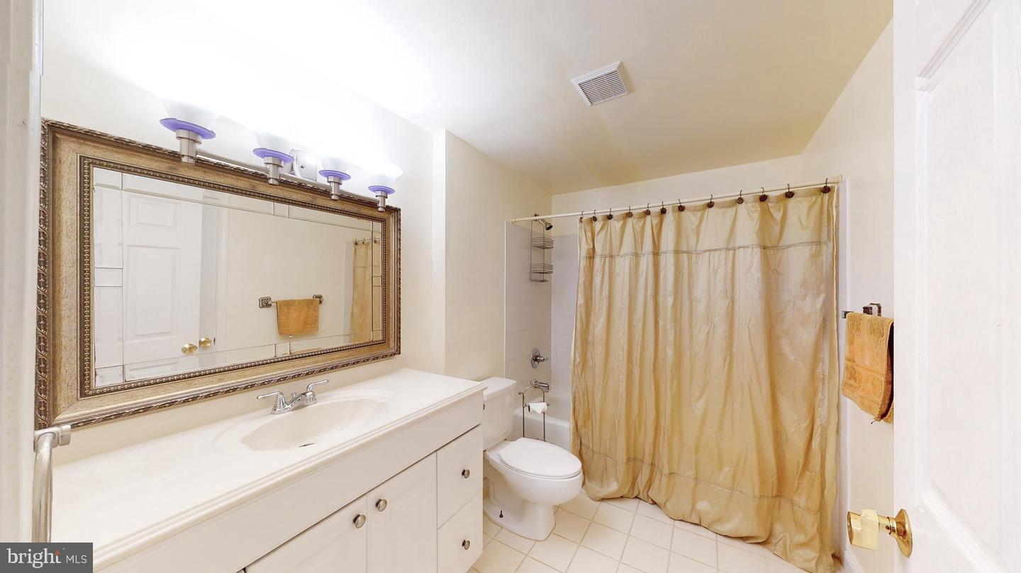 9710 Middleton Ridge Road Vienna, VA 22182 - Photo 12 of 25