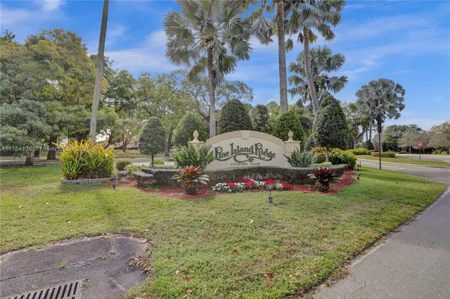 $290,000 | 1524 Whitehall Drive, Unit 102, Davie, FL 33324