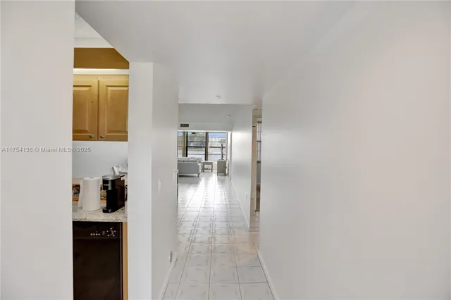 $290,000 | 1524 Whitehall Drive, Unit 102, Davie, FL 33324