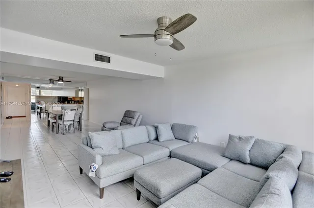 $290,000 | 1524 Whitehall Drive, Unit 102, Davie, FL 33324