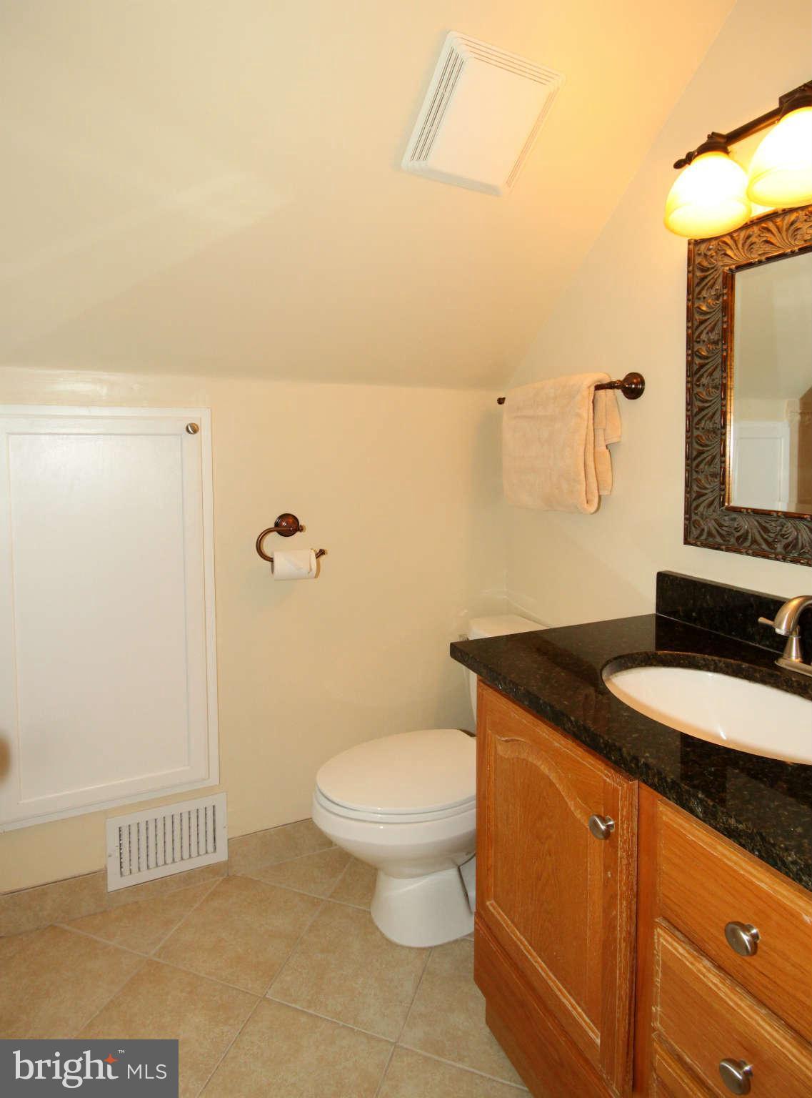 13112 Poplar Tree Road Fairfax, VA 22033 - Photo 15 of 29 Bath