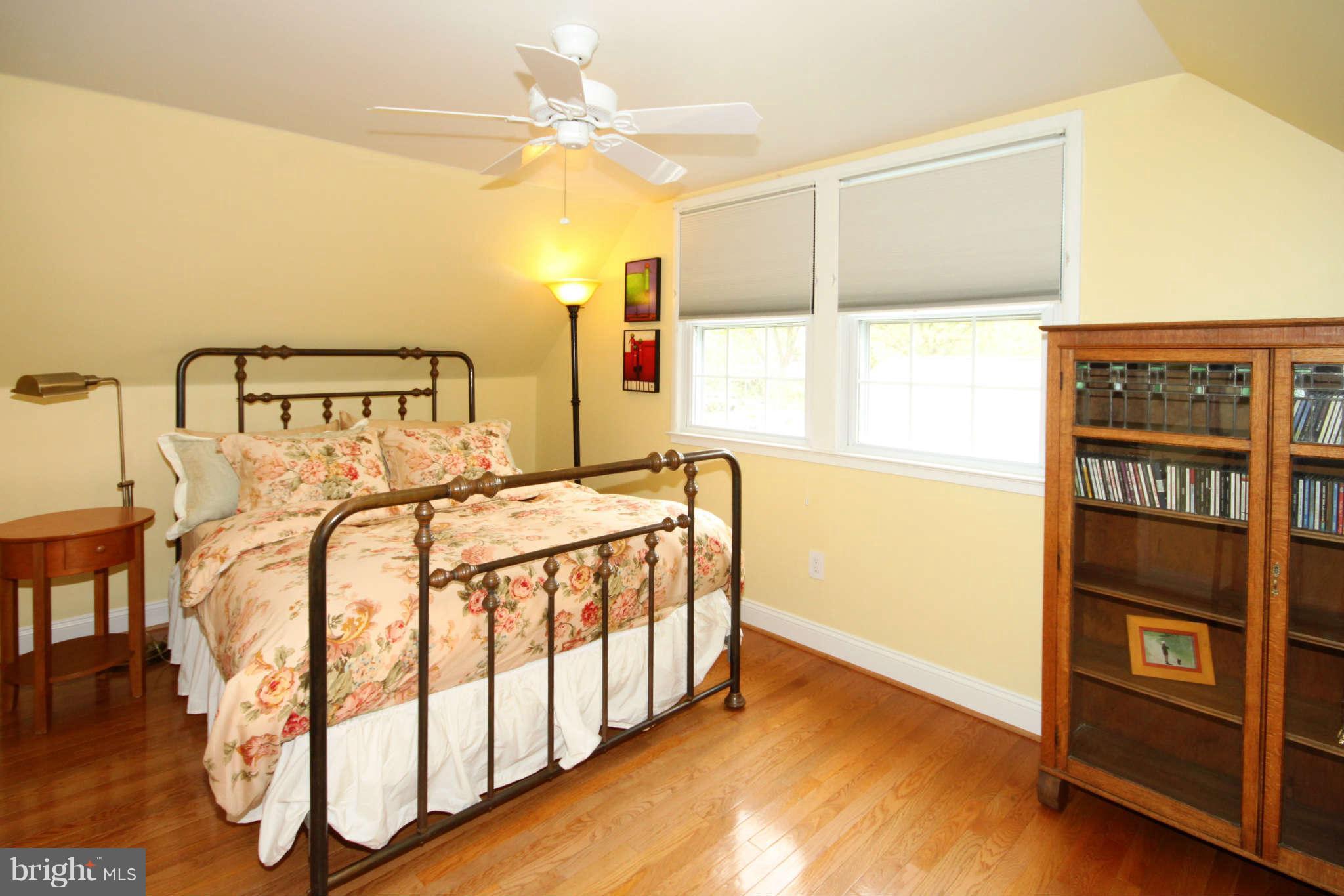 13112 Poplar Tree Road Fairfax, VA 22033 - Photo 17 of 29 Bedroom