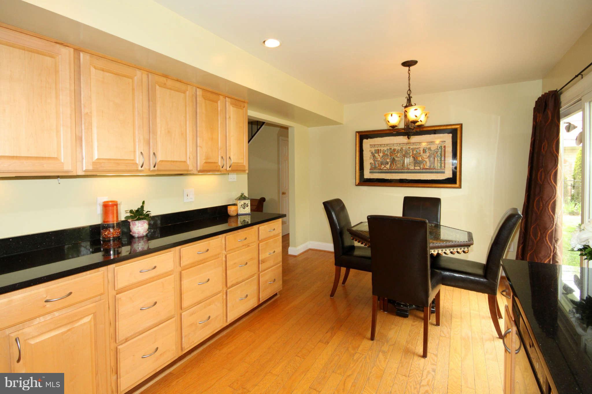 13112 Poplar Tree Road Fairfax, VA 22033 - Photo 10 of 29 Kitchen