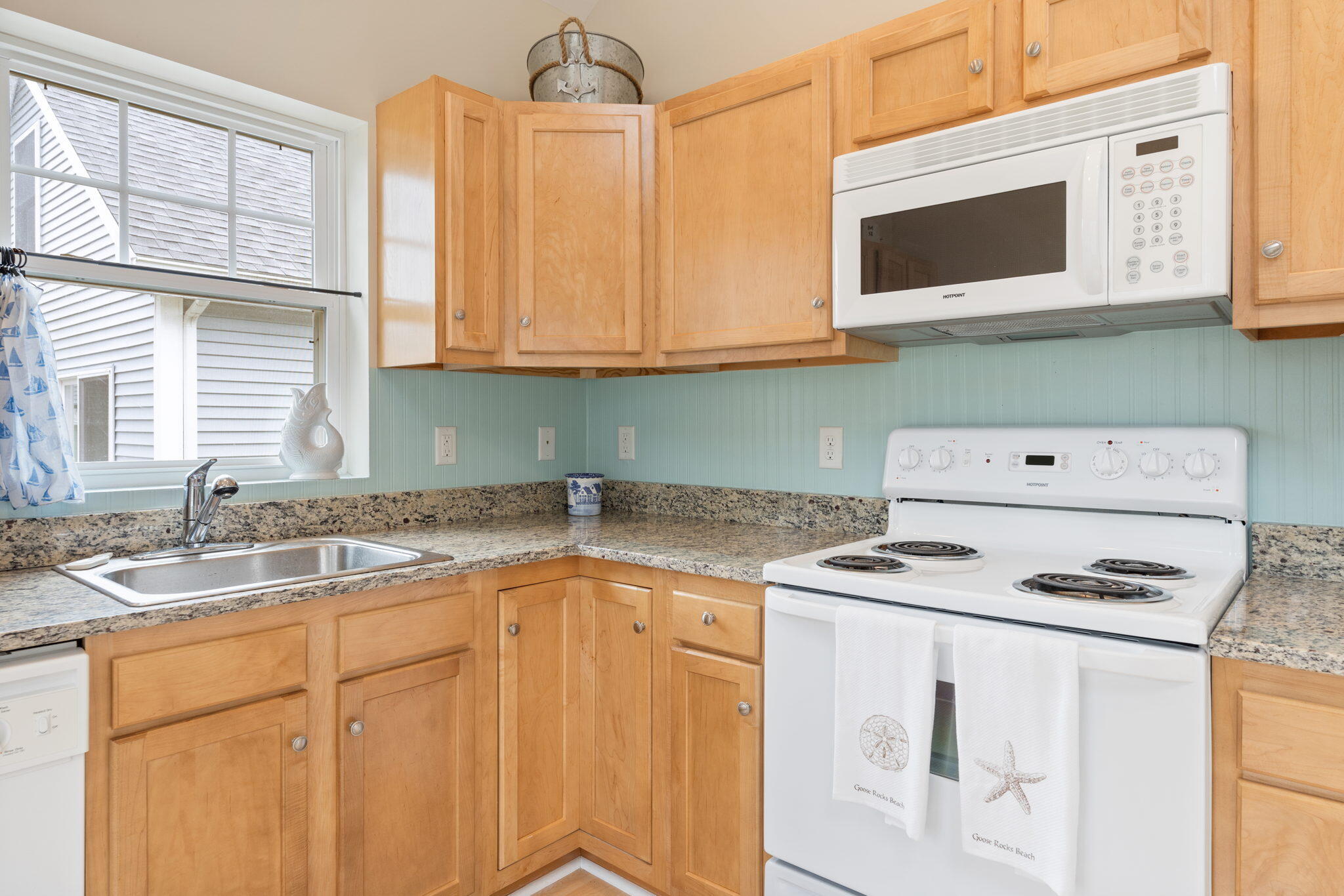 272 Mills Road, Unit 21 Kennebunkport, ME 04046 - Photo 10 of 34 27-web-or-mls-DSC00618