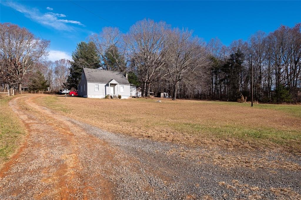 1316 Locust Grove Road Mount Airy, NC 27030 - Photo 2 of 36
