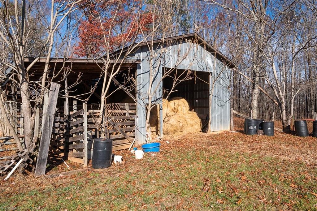 1316 Locust Grove Road Mount Airy, NC 27030 - Photo 6 of 36