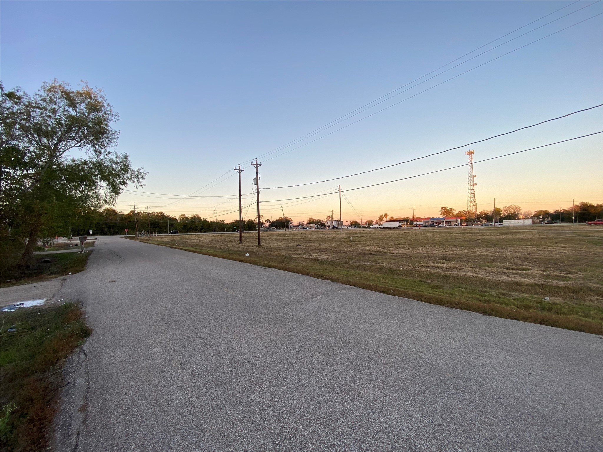16118 County Road 897 Rosharon, TX 77583 - Photo 5 of 12 a view of a ocean beach