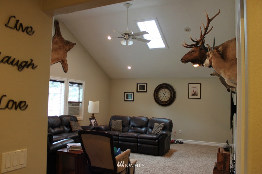 303 Olson Road Longview, WA 98632 - Photo 2 of 16 Gallery Image 2