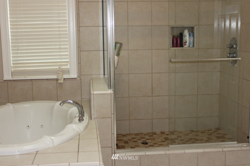 303 Olson Road Longview, WA 98632 - Photo 12 of 16 Gallery Image 12