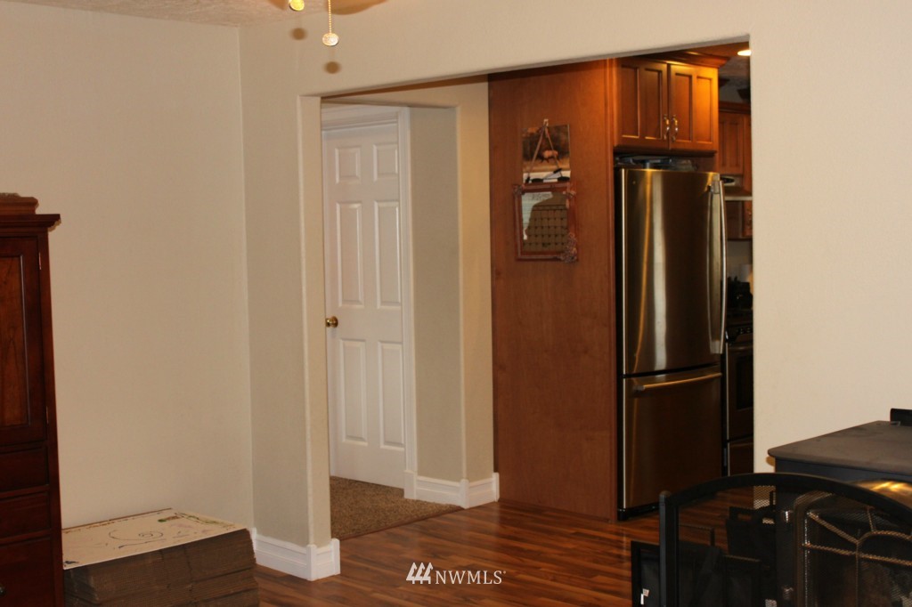 303 Olson Road Longview, WA 98632 - Photo 6 of 16 Gallery Image 6