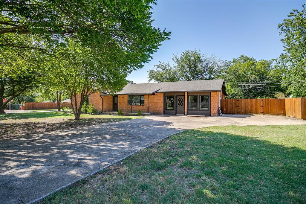 6301 Greenfield Road Fort Worth, TX 76135 - Photo 2 of 28 Gallery Image 2