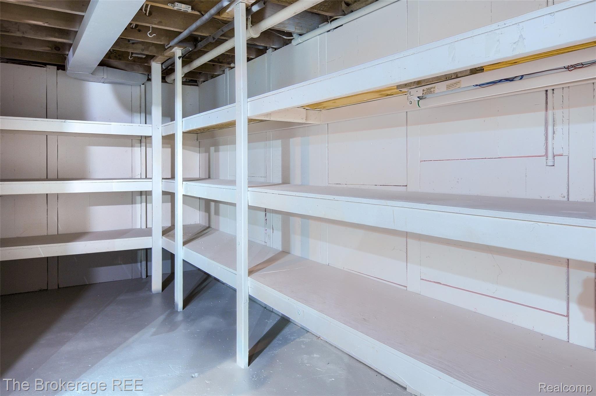 5250 East Carpenter Road Flint, MI 48506 - Photo 28 of 33 DSC_5177-HDR(5).jpg