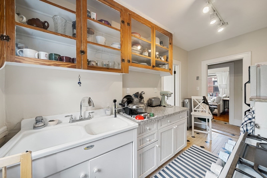 592 Washington Street, Unit 5 Brookline, MA 02446 - Photo 6 of 13