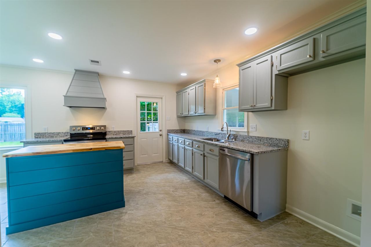 1577 Ivy Road Memphis, TN 38117 - Photo 8 of 24