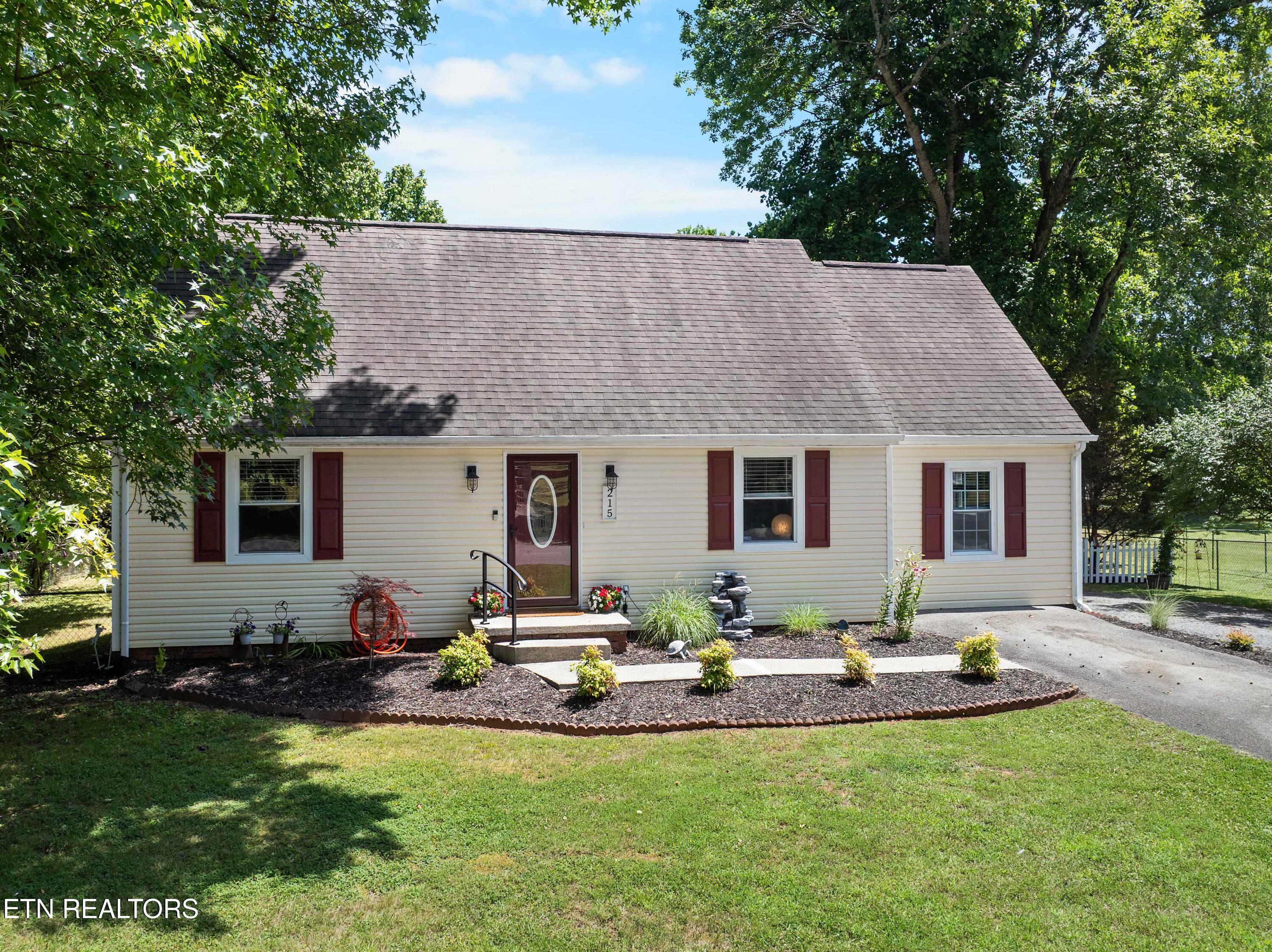 215 Tusculum Drive Oak Ridge, TN 37830 - Photo 1 of 31 1