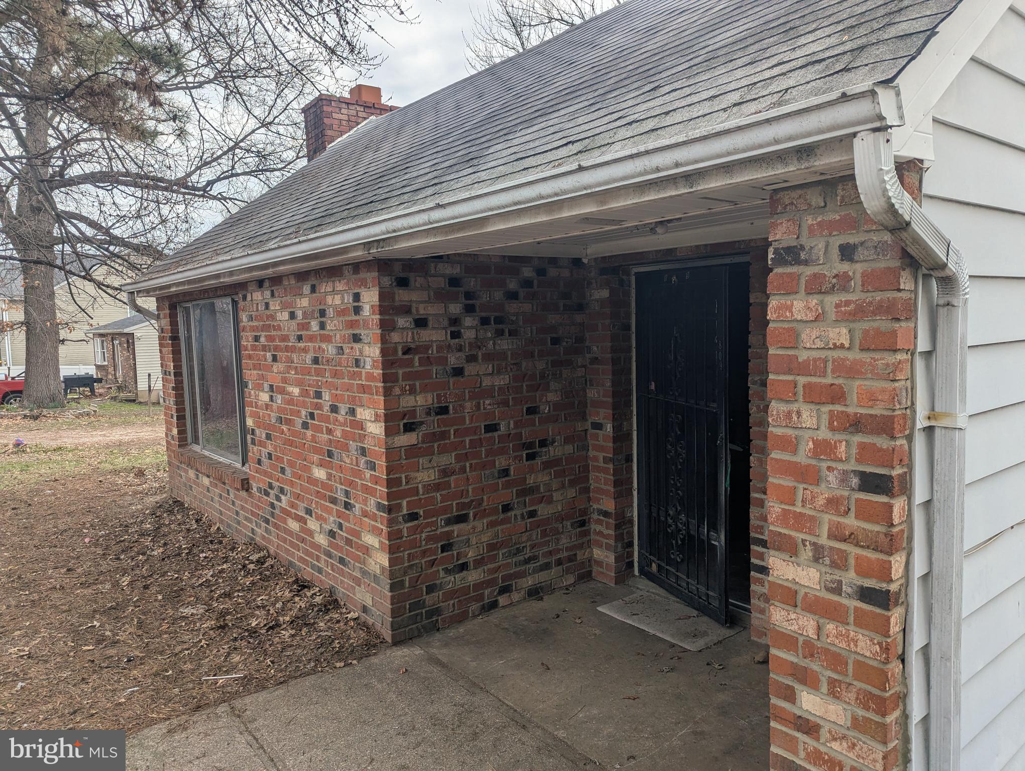 809 203rd Street Pasadena, MD 21122 - Photo 3 of 16