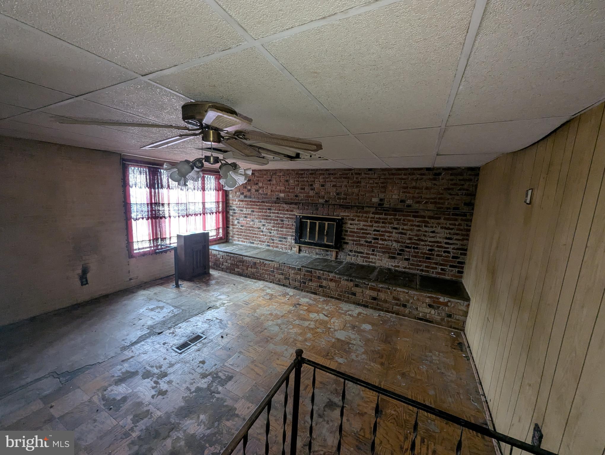 809 203rd Street Pasadena, MD 21122 - Photo 5 of 16