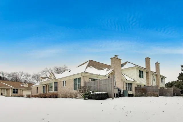 $625,000 | 4408 Hammersmith Lane, Glenview, IL 60026