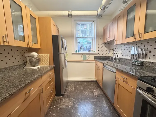 $3,700 | 139 Beaconsfield Road, Unit 1B, Brookline, MA 02445