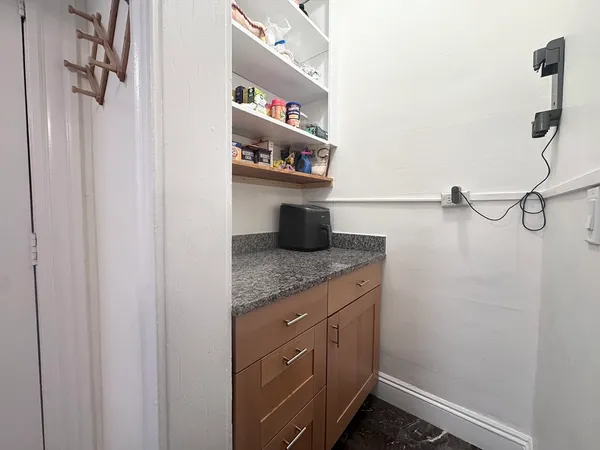 $3,700 | 139 Beaconsfield Road, Unit 1B, Brookline, MA 02445