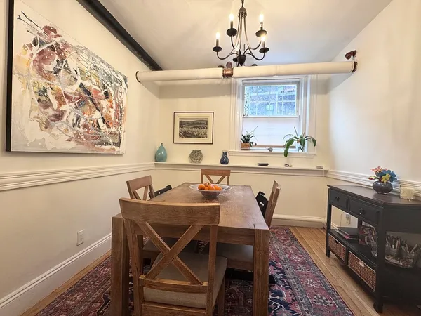 $3,700 | 139 Beaconsfield Road, Unit 1B, Brookline, MA 02445