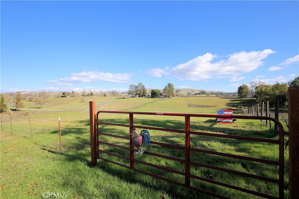 1455 Eureka Lane Templeton, CA 93465 - Photo 2 of 9