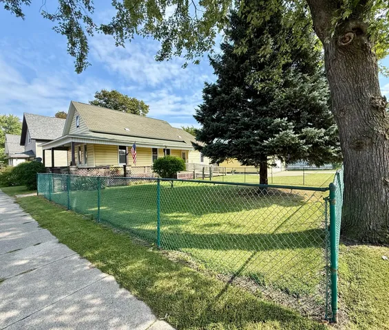 $199,000 | 1019 Vine Street, Manistee, MI 49660