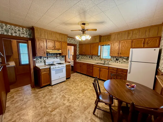 $199,000 | 1019 Vine Street, Manistee, MI 49660