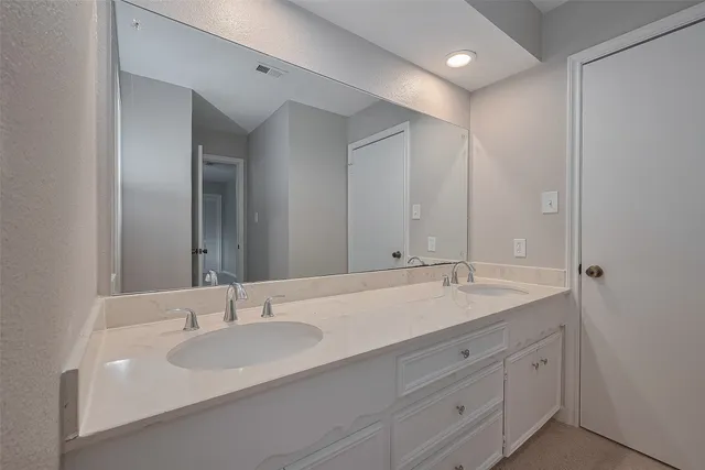 $330,000 | 13714 Hambleton Circle, Houston, TX 77069