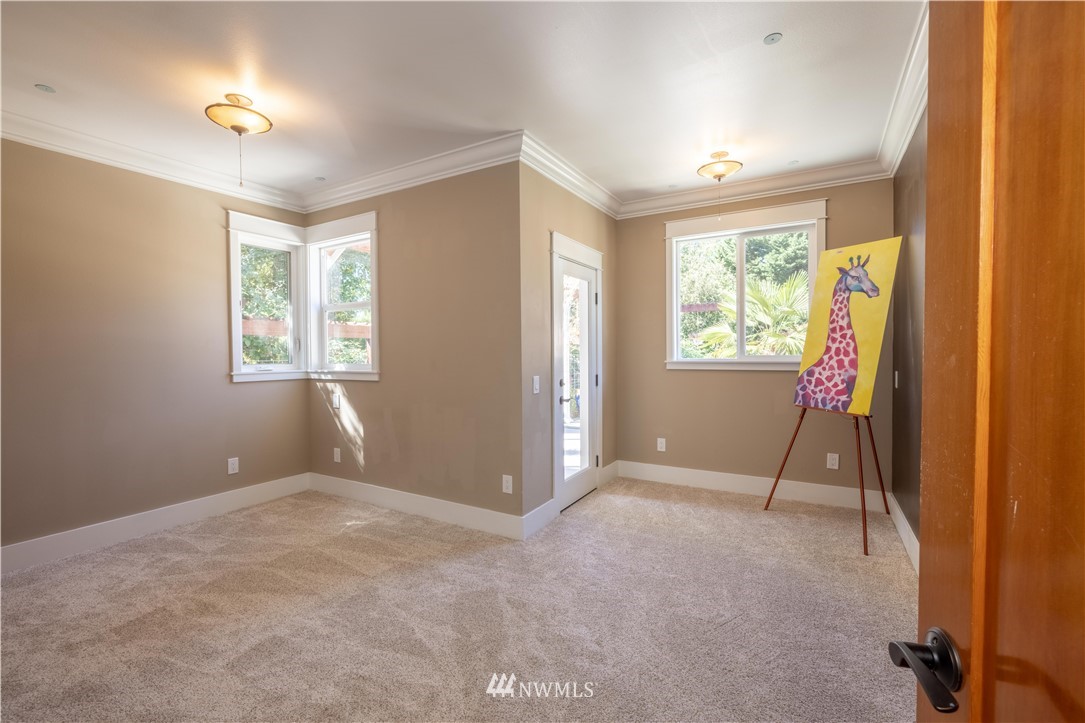 1065 Nile Avenue Northeast Renton, WA 98059 - Photo 16 of 27 Gallery Image 16