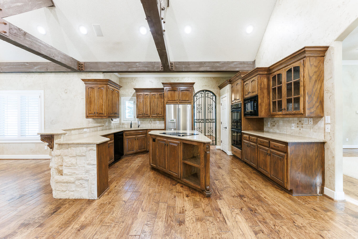 9809 Topeka Avenue Lubbock, TX 79424 - Photo 23 of 87 Kitchen