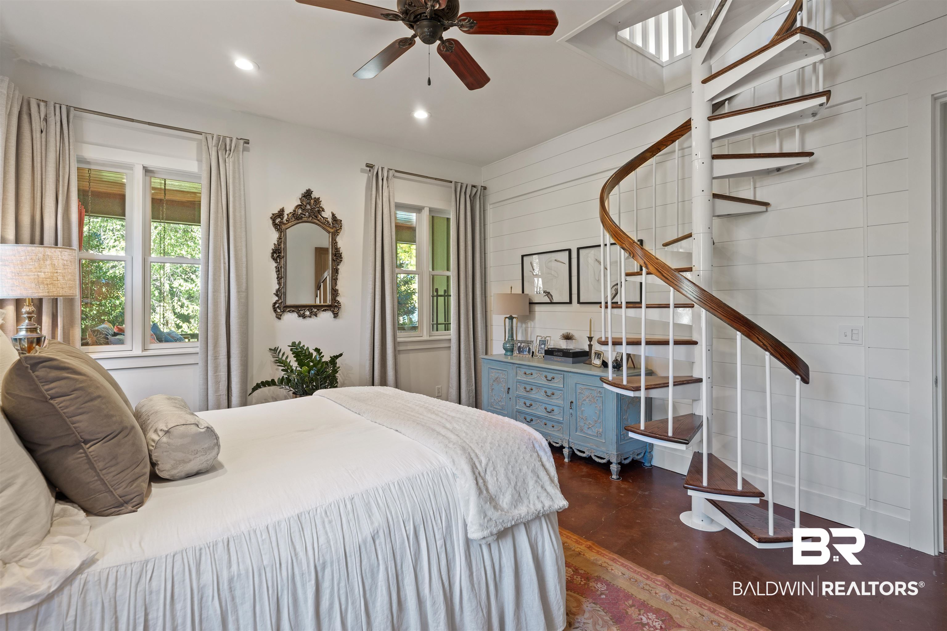 6267 Nelson Drive Fairhope, AL 36532 - Photo 18 of 51 Primary Bedroom