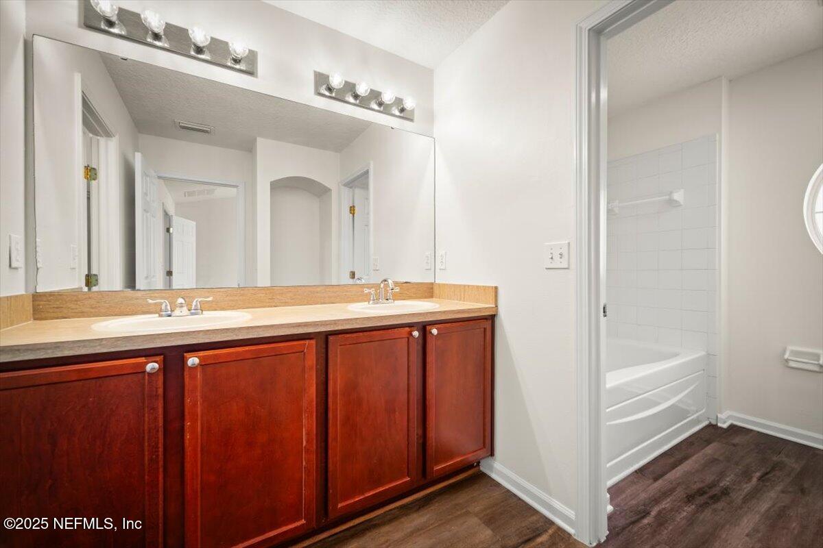 5260 Collins Road, Unit 1301 Jacksonville, FL 32244 - Photo 27 of 33 Master bath
